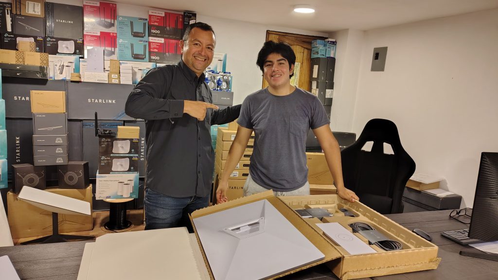 cliente_galapagos_telecom_bodega_starlink_49